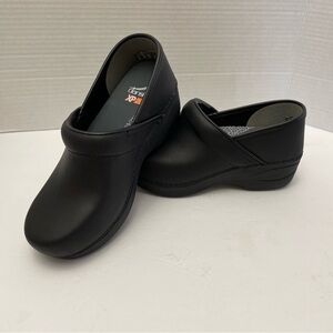 Dansko Xp 2.0 Black Burnished Clog  Leather Womens Shoes Size 35/4.5-5 US-NWOBox